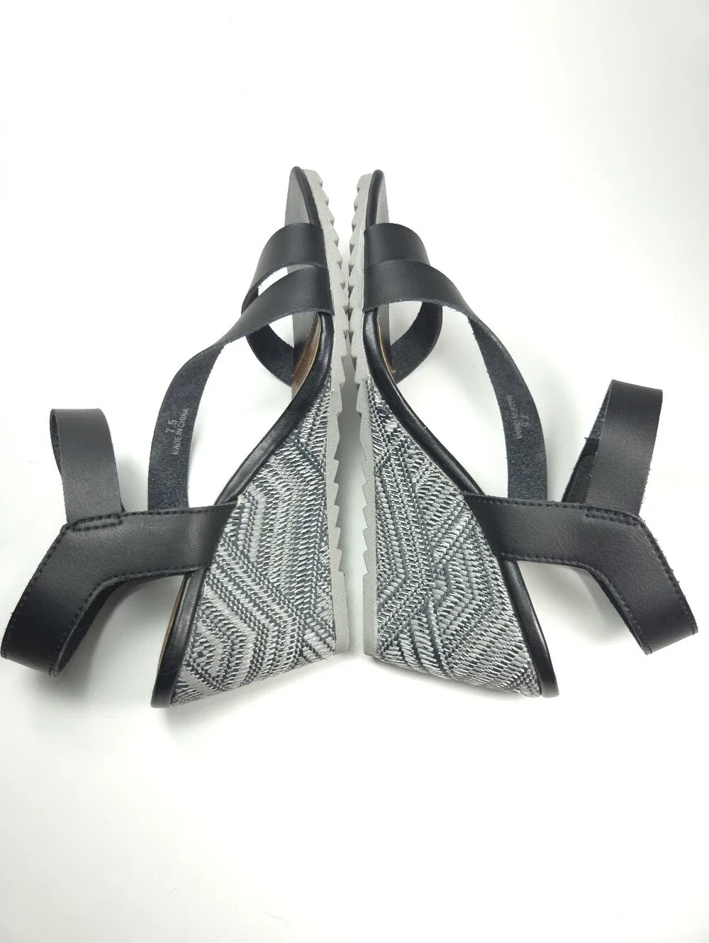 Blowfish Malibu Orchid Black Strappy Wedge Sandals Sz 7.5